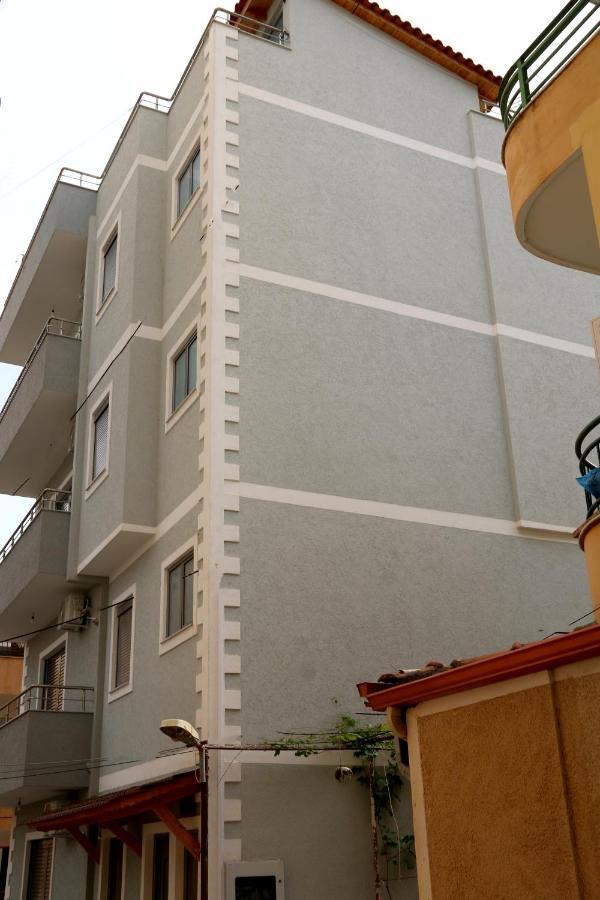 Brana Apartments Sarande Bagian luar foto