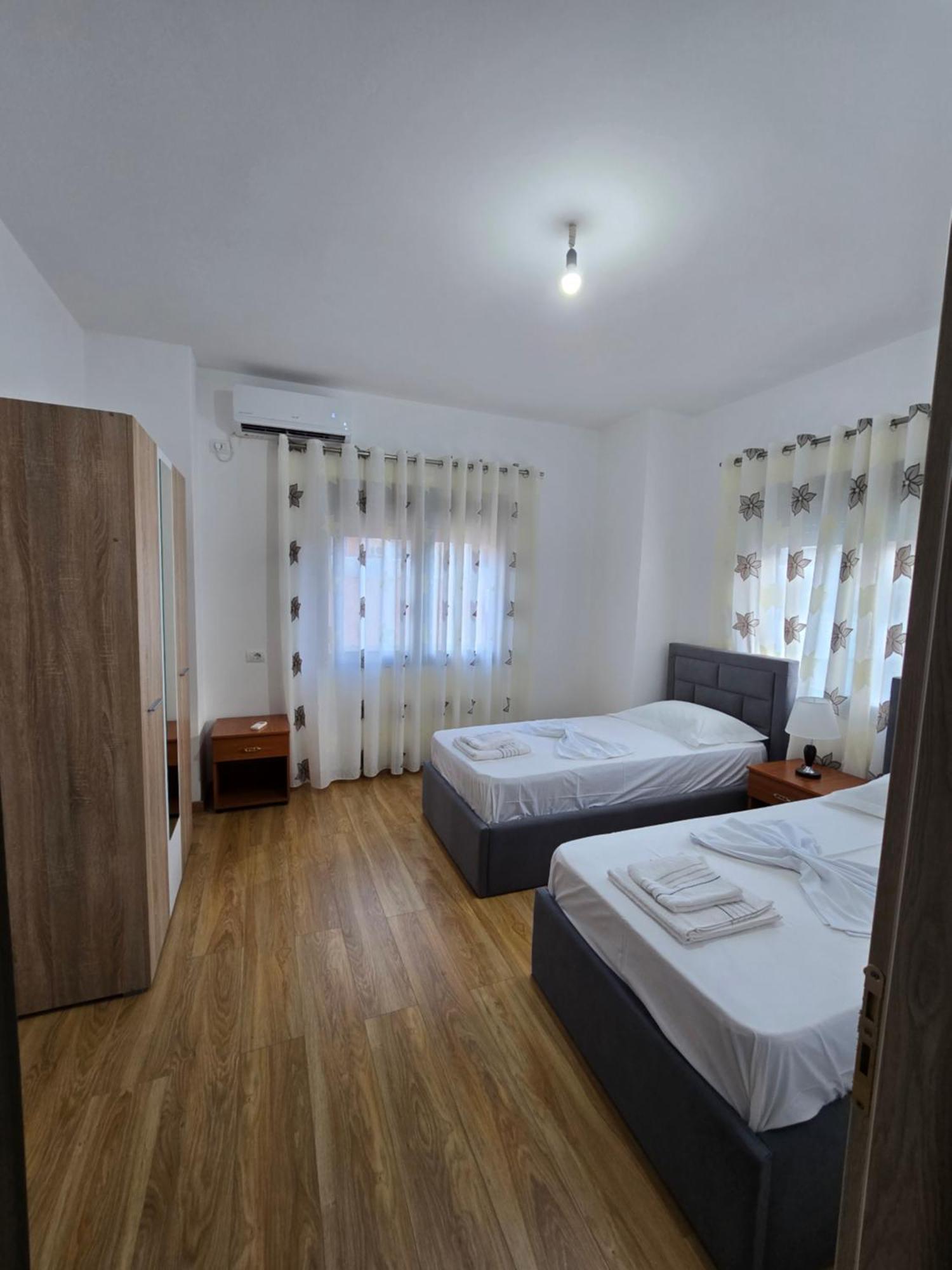 Brana Apartments Sarande Bagian luar foto